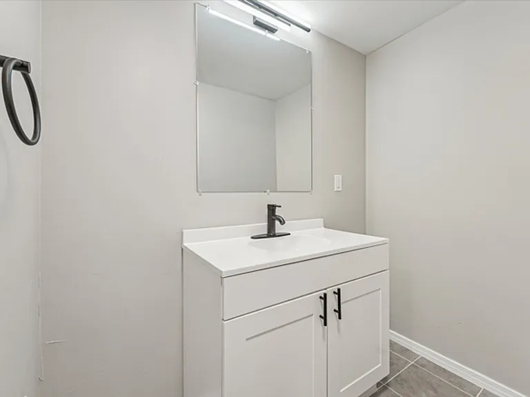 6009 Short St — Photo 2