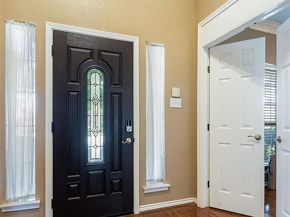 5th image of 4106 Pointe Loma Dr