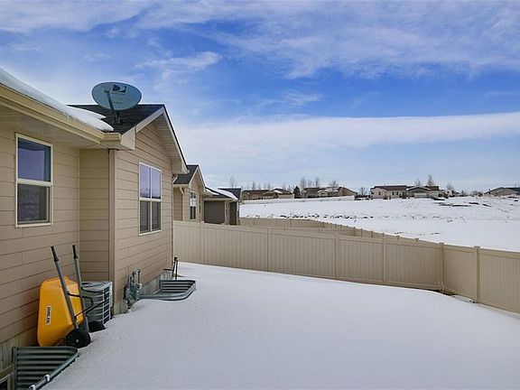 2nd image of 1747 Golf Dr