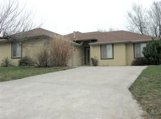 3003 W Camino Alto St, Springfield, MO 65810