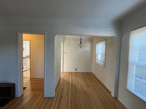 Dining area adjacent to LR