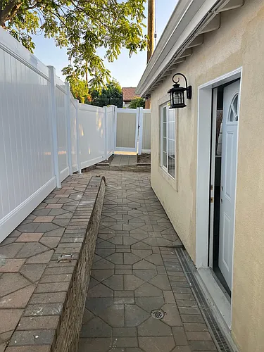 10904 Scoville Ave Photo 1