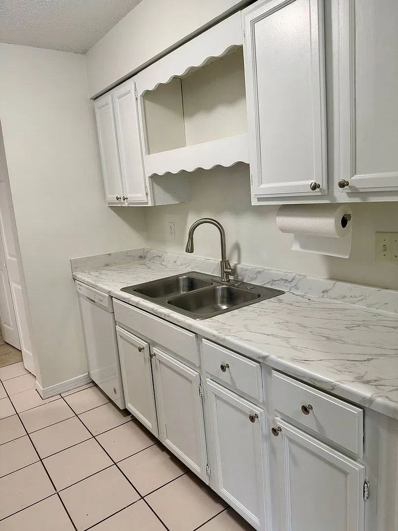 Newly renovated 2Bed/1.5 bath in Orange Park — Photo 3