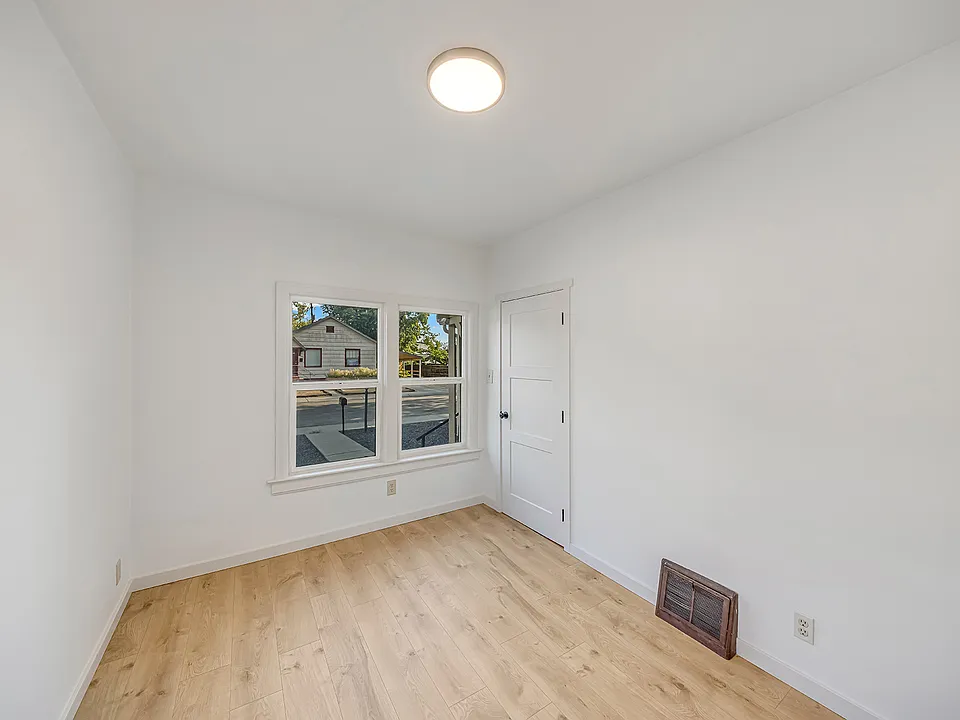 1445 Texas Ave #1
