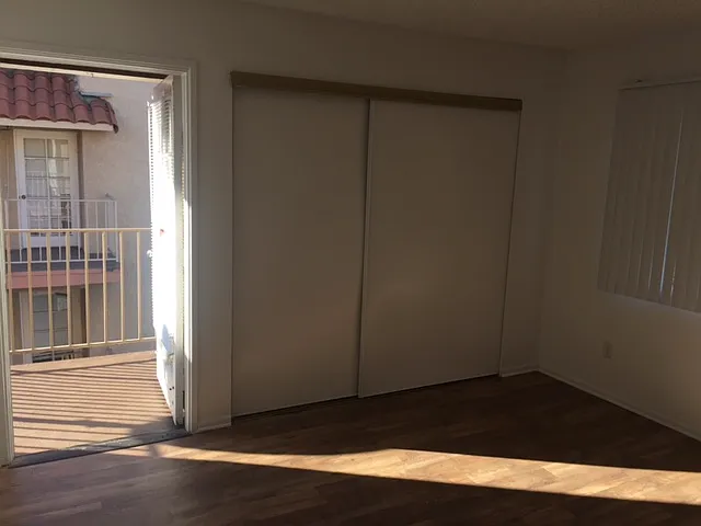 1627 N Fair Oaks Ave — Photo 11
