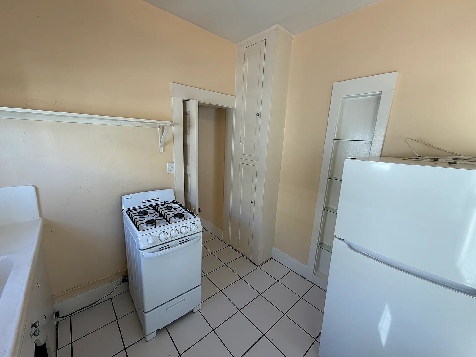 Studio, 350 sqft, $1,495 — Photo 3