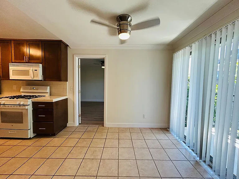 12720 Caswell Ave — Photo 7
