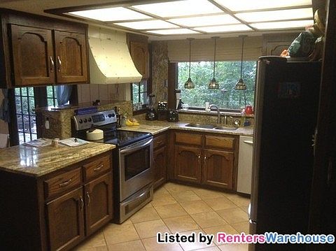 4th image of 3990 Devonshire Dr