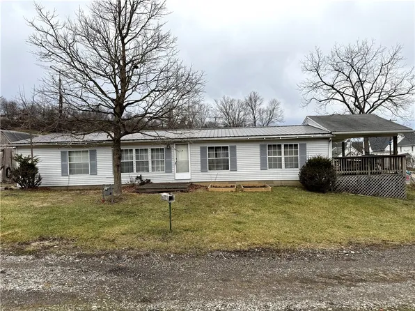 16 2nd St, Taylorstown, PA 15365