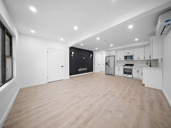 230-15 87th Ave, Queens Village, NY 11427