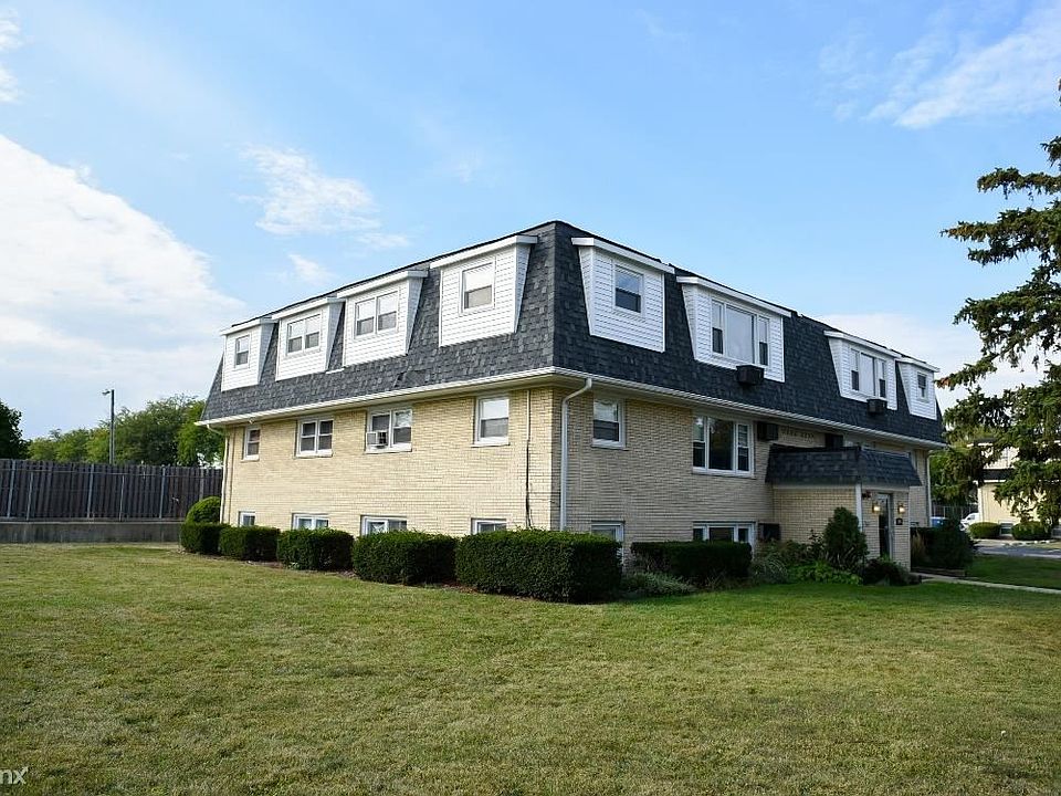 9709 Lorraine Dr, Countryside, IL