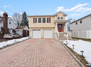 9 15th Ave, Elmwood Park, NJ 07407