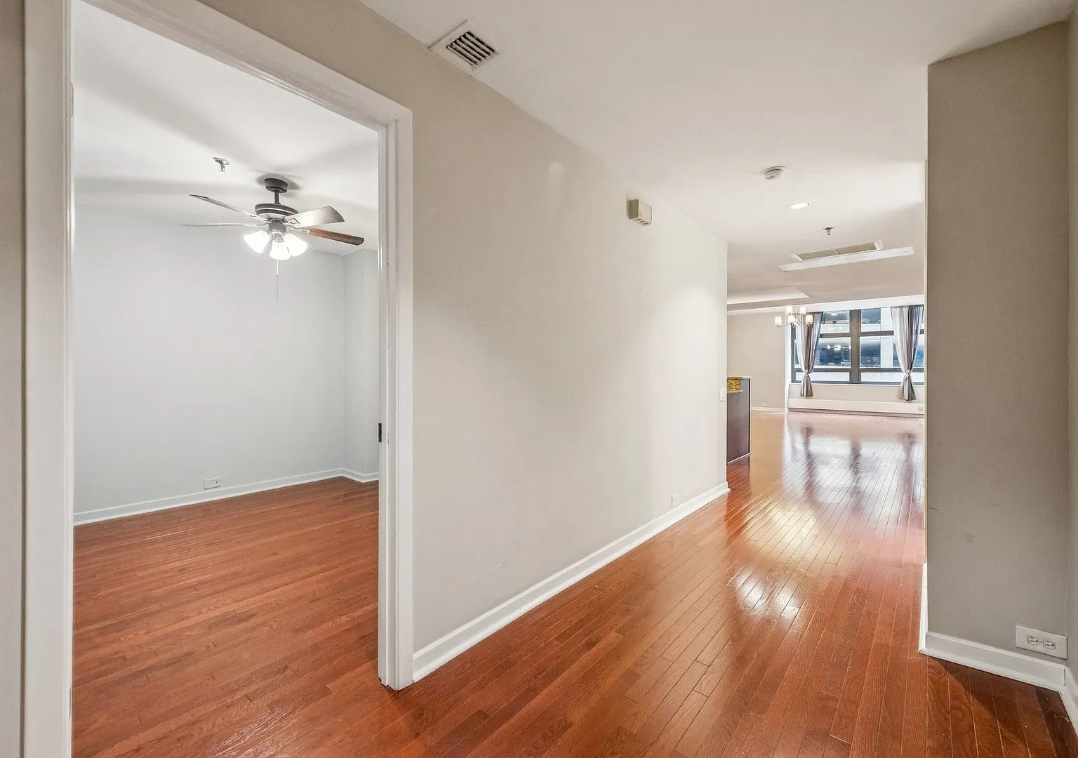 1 bed, 1005 sqft, $2,600 — Photo 2