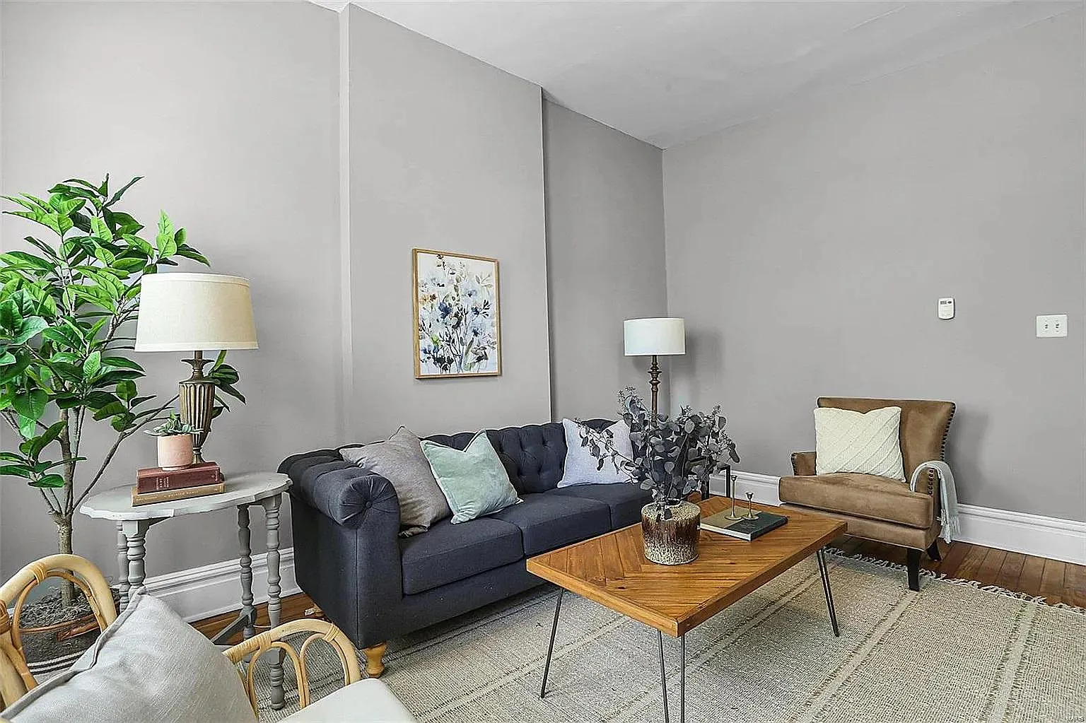 2 bed, 1100 sqft, $1,300 — Photo 3