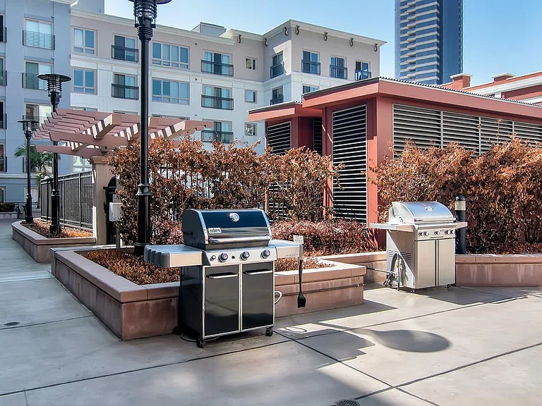 450 J St #4291 — Photo 25