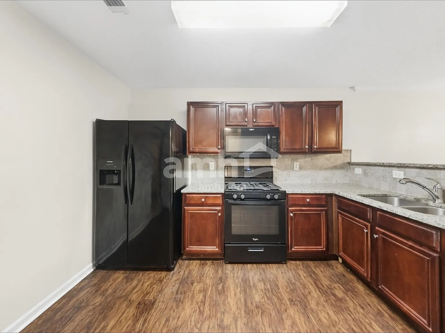 3 bed, 2.5 bath, 1840 sqft, $2,075 — Photo 4