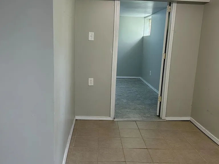 16210 N Park Dr — Photo 3