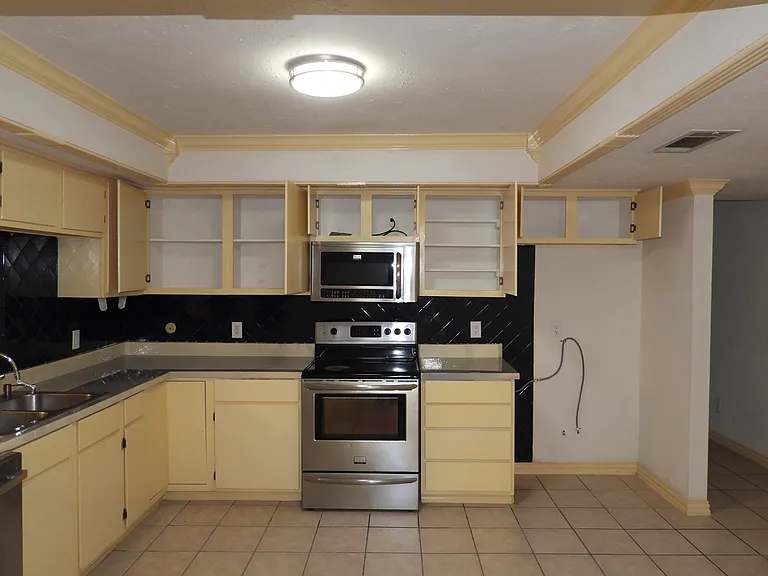 14327 Lorne Dr — Photo 15