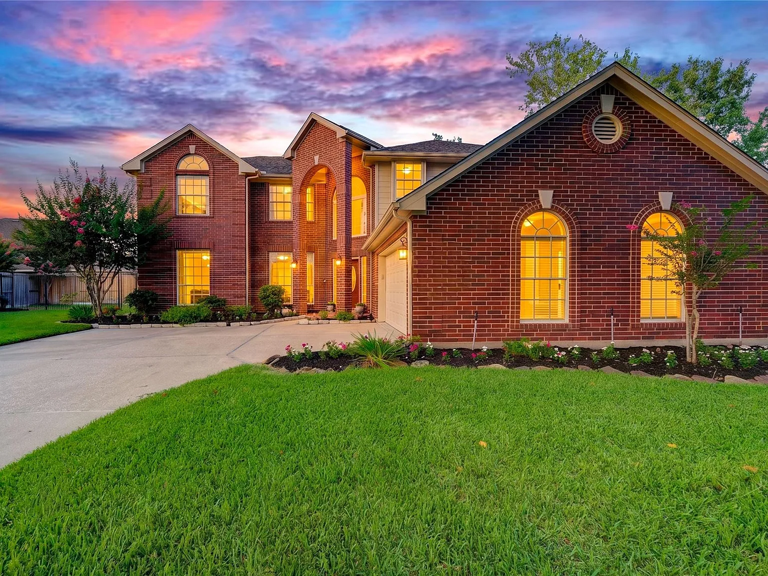 4 bed, 2.5 bath, 3242 sqft, $3,200 — Photo 1