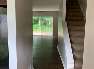 522 College Park Dr, Coraopolis, PA