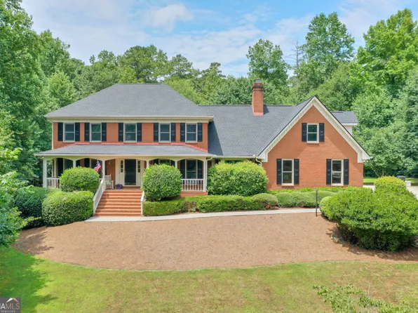 2701 Gardenwood Ct SW, Lilburn, GA 30047