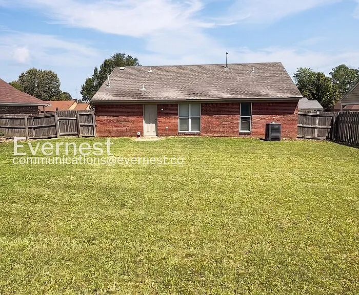 4199 Blackstone Dr — Photo 13