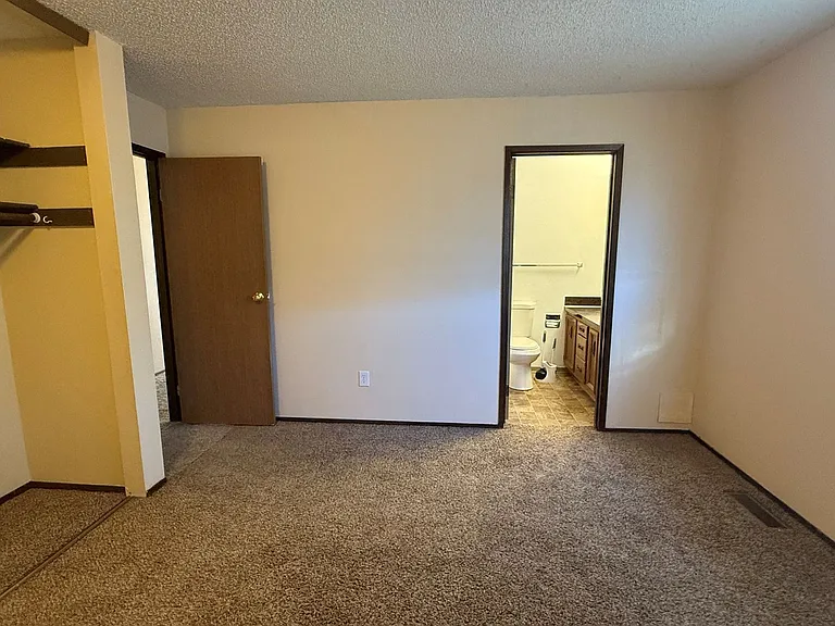 925 Gellatly St — Photo 12