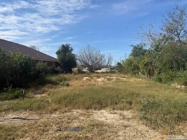 899 Madison Street, Eagle Pass, TX 78852
