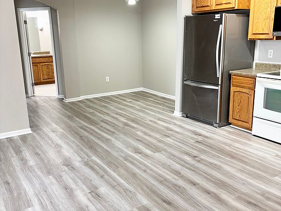 5th image of 3852 S Dallas St Unit 204