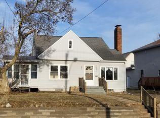 2330 Jersey Ridge Rd, Davenport, IA 52803