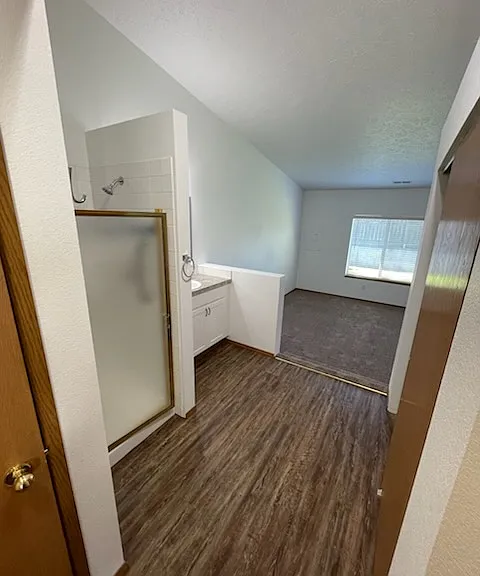 618 E Cozza Dr — Photo 4