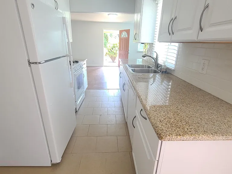 5817 Central Ave — Photo 2
