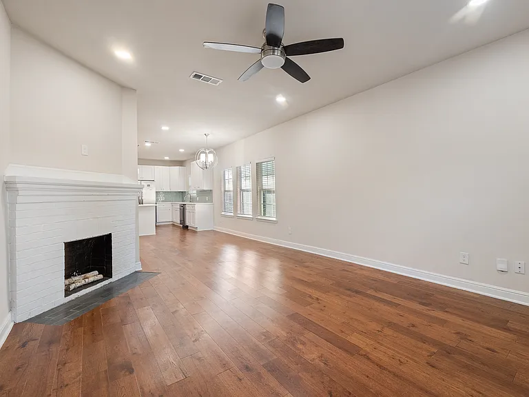 807 Hollywood Ave — Photo 8