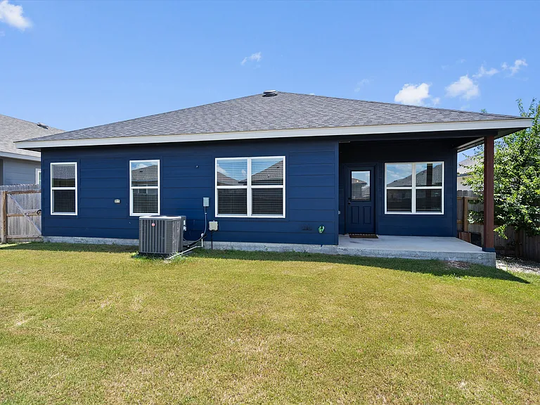 1602 Flatland Trl — Photo 32
