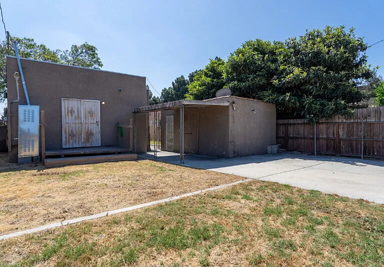 6765 Lemon Ave — Photo 33