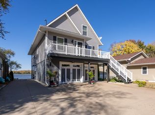 821 1st Ave, Hampton, IL 61256