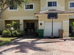 7644 S Stonecreek Cir, Hollywood, FL 33024