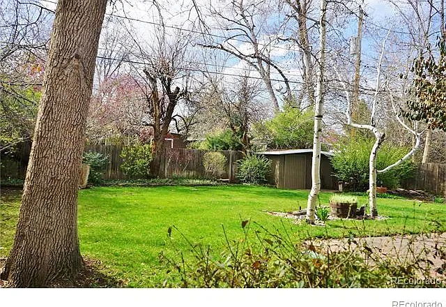 3 bed, 2.0 bath, 1255 sqft, $4,200 — Photo 4