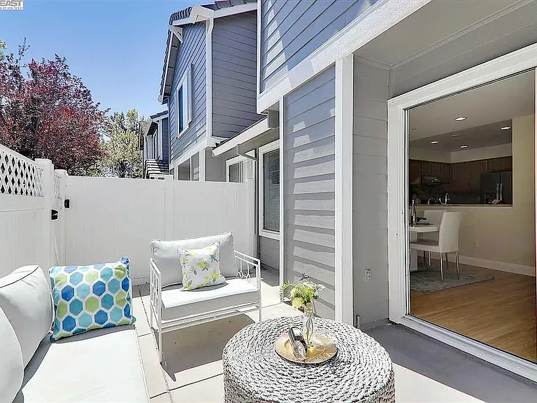 5710 Caprice Cmn — Photo 32