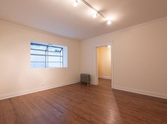 4th image of 2322 N Lincoln Park W APT 1C