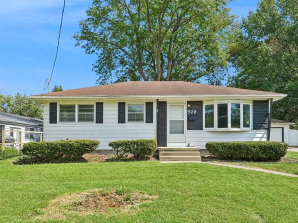 306 N G St, Indianola, IA 50125
