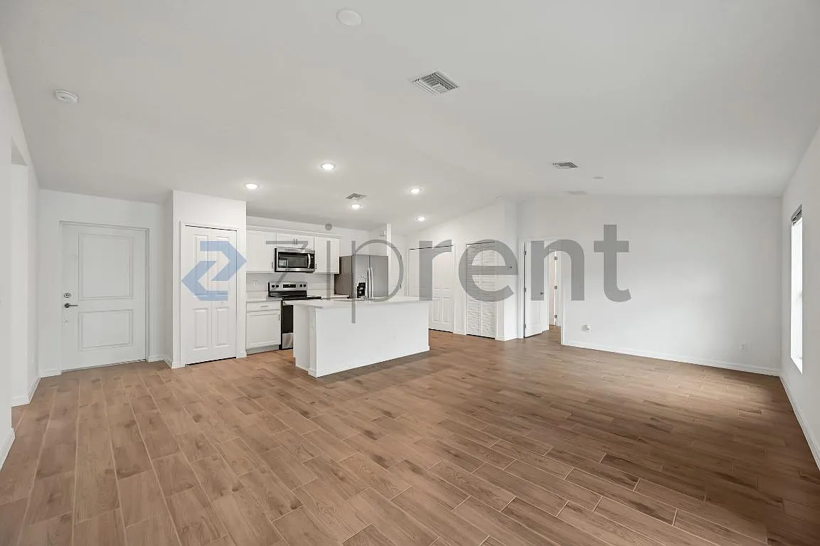 4 bed, 1426 sqft, $2,700 — Photo 4