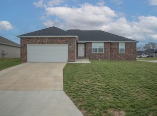1209 Abbey Ave, Monett, MO 65708