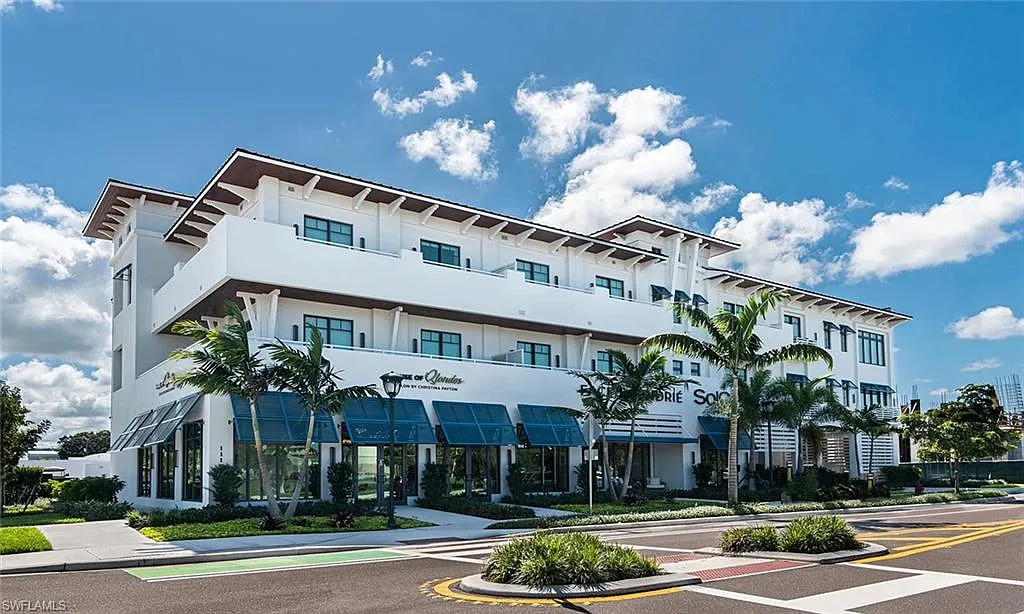 1 bed, 1.0 bath, 725 sqft, $12,600 — Photo 2