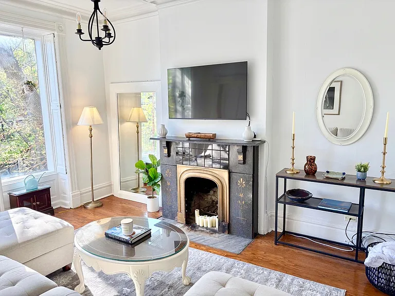 2046 N Bissell St #3 — Photo 5