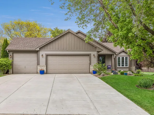 8852 Rainier Dr, Woodbury, MN 55125