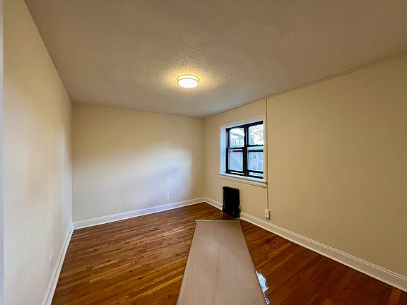 4th image of 18-15 21st Ave #3C