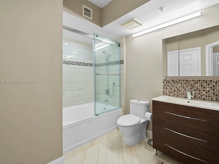 17150 N Bay Rd #2913 — Photo 8