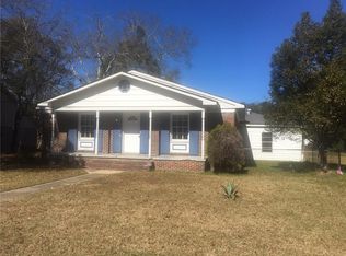 68 6th Ave, Chickasaw, AL 36611