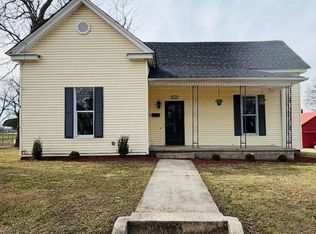 814 S High St, Trenton, TN 38382